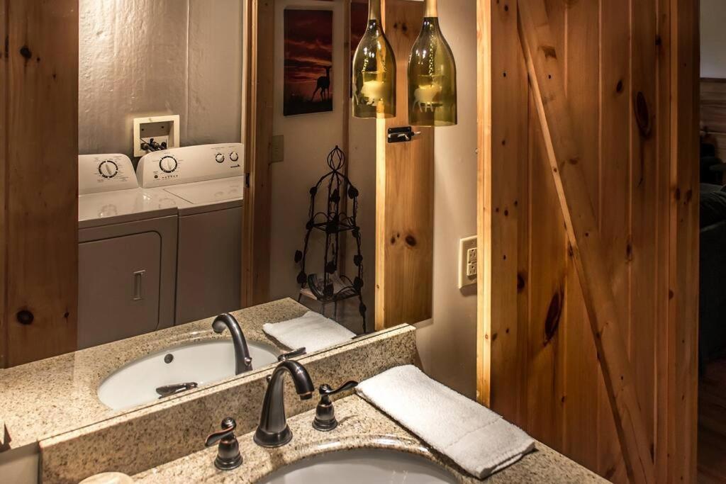 Holly Tree Hideaway - Semi Secluded Mtn Setting Villa Sevierville Dış mekan fotoğraf