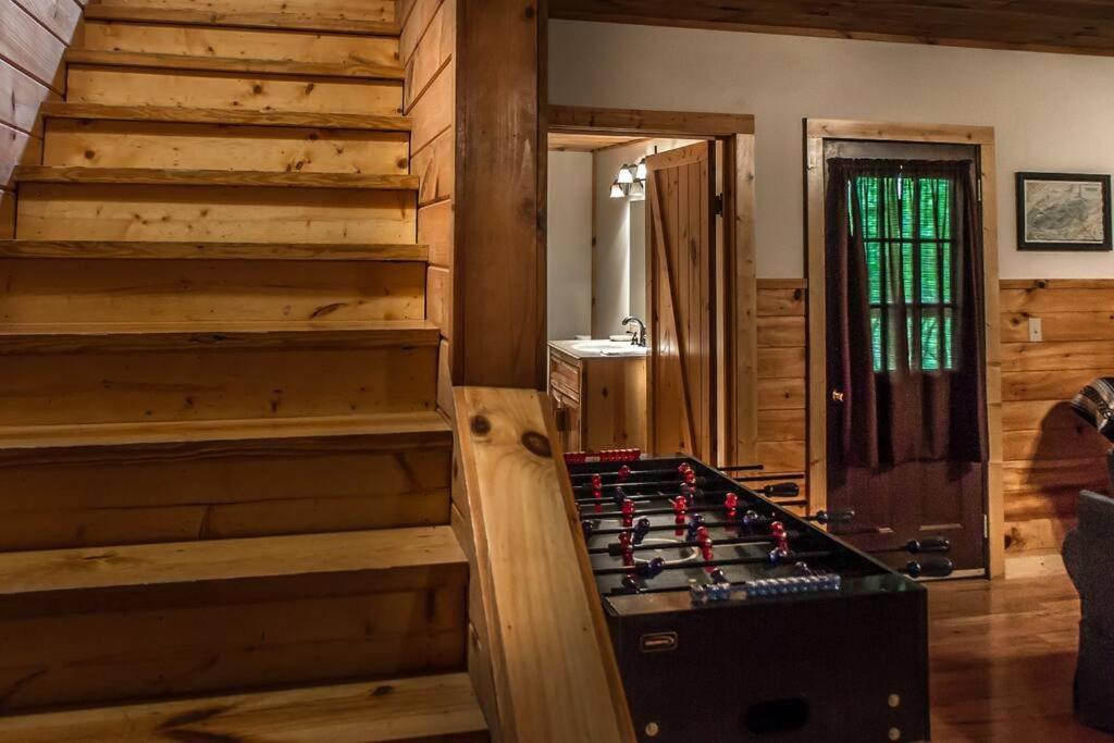 Holly Tree Hideaway - Semi Secluded Mtn Setting Villa Sevierville Dış mekan fotoğraf