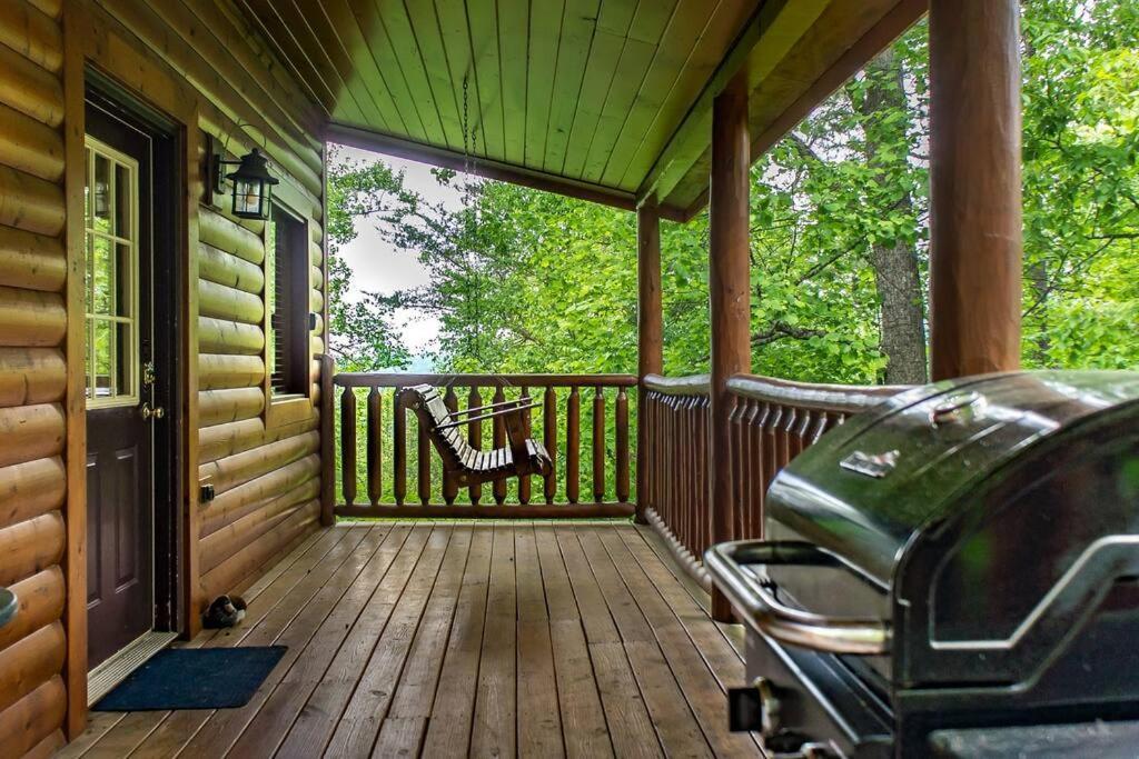 Holly Tree Hideaway - Semi Secluded Mtn Setting Villa Sevierville Dış mekan fotoğraf